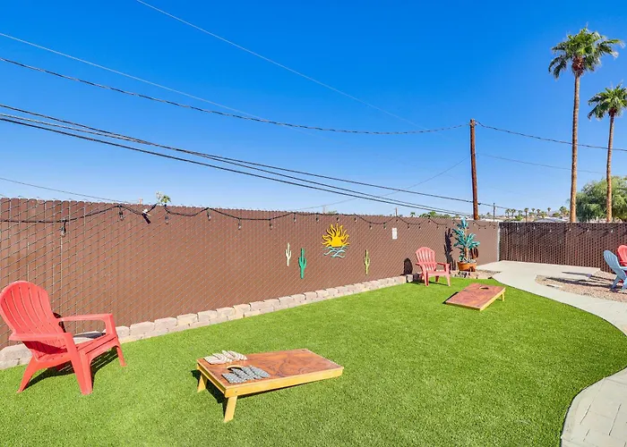 Pool, Games & Views! Havasu Family Holiday home