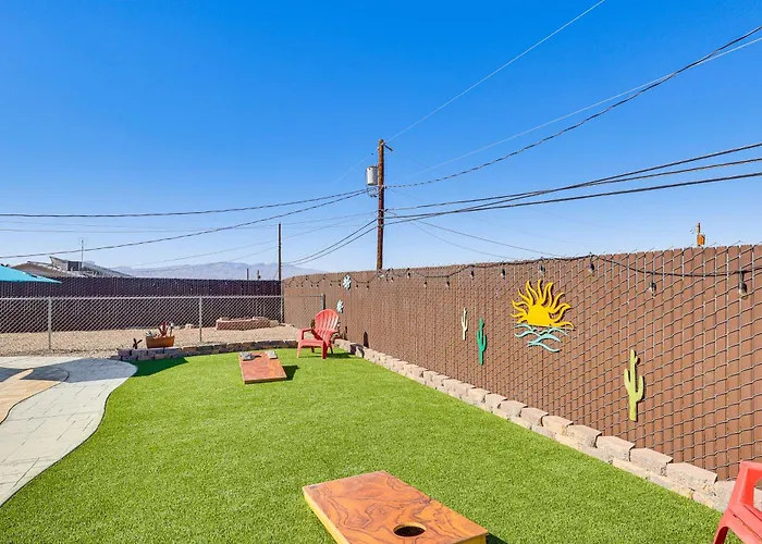 Pool, Games & Views! Havasu Family Holiday home